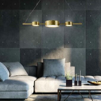 Elegant Stillux Circle suspension lamp with horizontal matt white glass diffusers and warm brass hammered metal framing