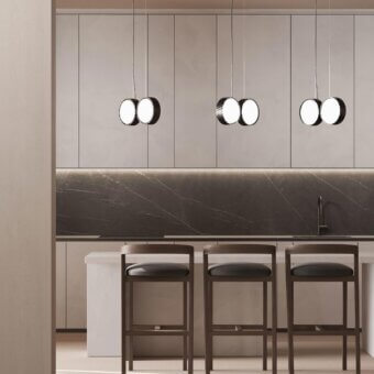 Elegant Stillux Circle suspension lamp with two circular matt white glass diffusers encased in a hammered metal frame