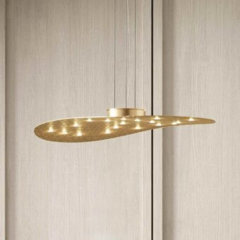 Distinguished Stillux Flat suspension lamp crafted in gold-toned hammered metal with integrated light points and delicate cables