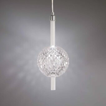 Superior Stillux The Light suspension lamp with a chrome metal frame and hand-cut lead crystal diffuser exhibiting a diamond effect