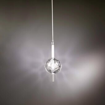 Distinguished Stillux Light suspension lamp crafted in clear lead crystal with a faceted hand polished finish and slender chrome cable