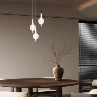 Exceptional Stillux The Light suspension lamp with raw ice faceted lead crystal diffusers and matt silver canopy
