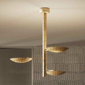 Distinguished Stillux Triad ceiling lamp with a hammered metal cylindrical structure and concave plates in warm gold or brass tone