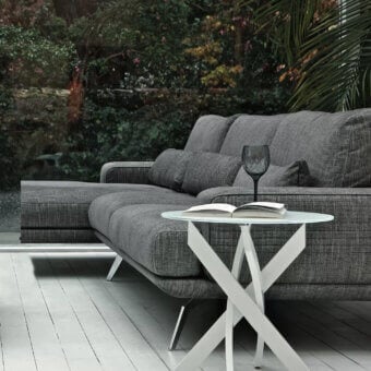 Exceptional Bontempi Artistico coffee table with a smooth glass top and white painted wood X-shape base crafted in Italy