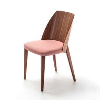Superior Bross Shell chair with shell-shaped back and legs in high-end wood with light pink textile upholstery and smooth finish
