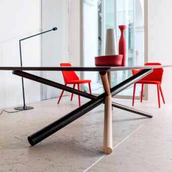 Exceptional Bross W table crafted in stained heat-treated oak with a distinctive light wood and dark RAL 7016 metal base