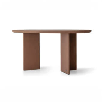 Distinguished Cierre1972 Zed desk crafted in Italy with brown leather, exhibiting rounded tabletop and clean geometric lines