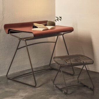 Superior Bontempi Taylor desk with dark bronze metal frame and reddish-brown surface in satin finish