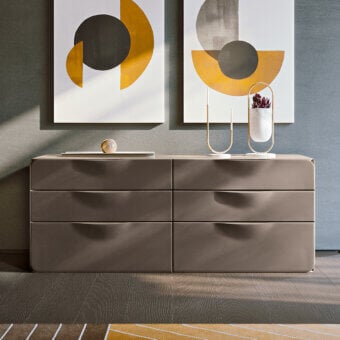Lavish Turri Milano dresser with six leather-covered drawers and glossy lacquered wood top crafted in Italy