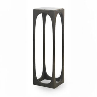 Fida Pedestal Table