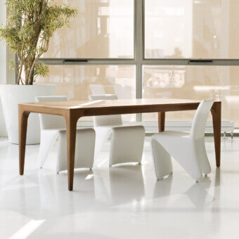 Elegant Pacini & Cappellini Fashion table crafted in wood veneered ash with a solid ash structure