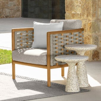 Elegant Talenti Prichi lounge chair with light brown teak frame and sophisticated gray woven rope backrest