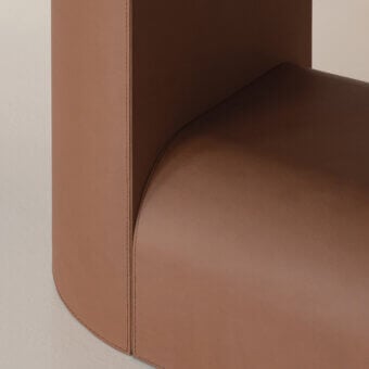 Distinguished Cierre1972 Samoa table balancing strength with lightness in a warm medium-brown matte finish