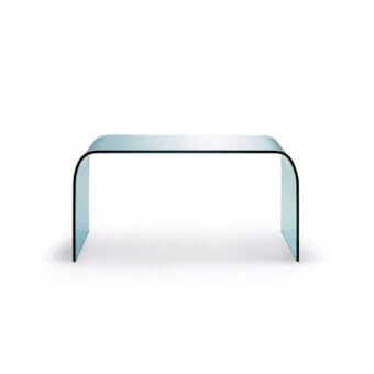 Elegant FontanaArte Fontana coffee table crafted in transparent glass with a glossy finish and curved legs