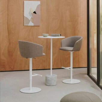 Refined Lapalma Jey Bistrot table with smooth white plastic top and subtly veined marble base in white painted metal