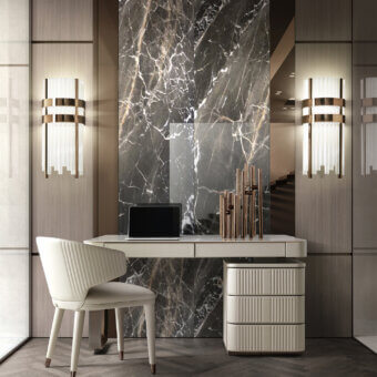 Superior DV Home Collection Elite Round Wall Lamp with gold metal and transparent cannetè glass crafted in a geometric design