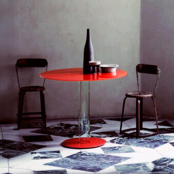 Distinguished Glas Italia Hub Bistrot table with a glossy lacquered red glass tabletop and borosilicate glass foot