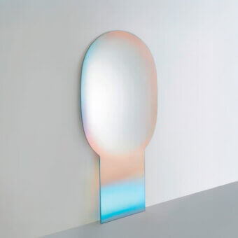 Superior Glas Italia Shimmer mirror crafted from extralight glass with a multichromatic iridescent finish in pale pink, peach and light blue tones