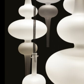 Exceptional melogranoblu Hydra - Alpha suspension lamp crafted in frosted glass with a mirror-finish metal ceiling light