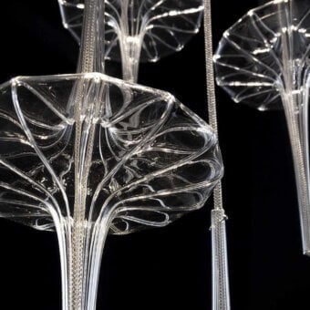 Superior melogranoblu Hydra Datura suspension lamp with fifteen hand-blown glass pendants and mirror finish metal ceiling light