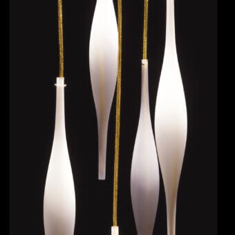 Distinguished melogranoblu Hydra - Delta suspension lamp with fifteen hand-blown glass pendants in a frosted milky white finish