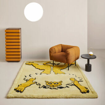 Exceptional Gabetti & Isola Amini Tapileo rug hand-knotted in pure wool with yellow and beige feline illustration and carved finish