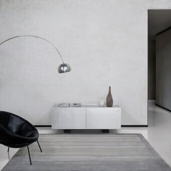 Distinguished Amini Trasparenze rug hand-tufted in New Zealand wool with a carved pile and tonal gray gradient