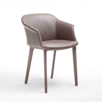 Elegant Enrico Pellizzoni Eva armchair upholstered in smooth leather with fully covered legs in a warm taupe tone