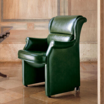 Distinguished Mascheroni Giubileo V office armchair in deep green leather with wood, multilayer wood and briar construction