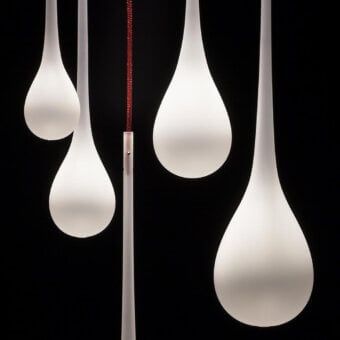 Exceptional melogranoblu Hydra suspension lamp with hand-blown glass diffusers and a white lacquered metal ceiling light