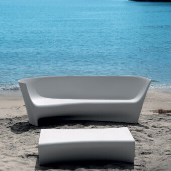 Distinguished Driade Grand Plié sofa crafted in light grey polyethylene with a matte finish embodies contemporary composure