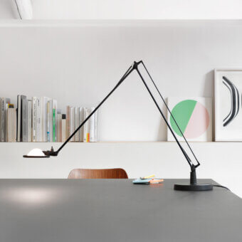 Superior Luceplan Berenice lamp crafted in die-cast aluminum and Rynite with an angular all-black finish for focused illumination