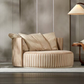Distinguished Mascheroni Oyster daybed crafted in refined leather with innovative vertically striped warm beige and tan finish