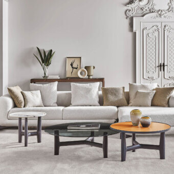 Exceptional Porada Tillow coffee table with clear smoked glass top and solid canaletto walnut base in a dark satin finish