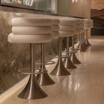 Voluptas Stool