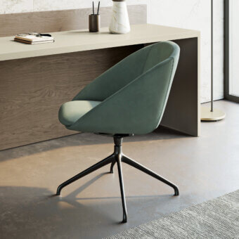 Le Mans Swivel Chair