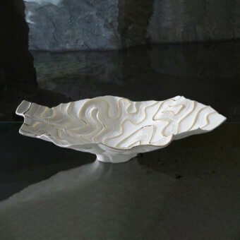 Distinguished FOS Ceramiche Opensea centerpiece crafted from biscuit porcelain with 23K gold lines and glossy white finish