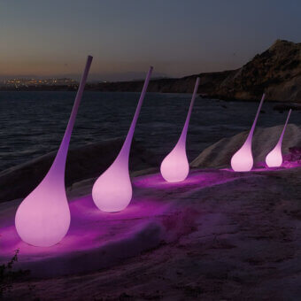 Exceptional MY YOUR Ampoule XL floor lamp crafted in recyclable Poleasy® with magenta gradient and satin finish