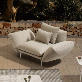 Superior MY YOUR Piuma lounge chair crafted with aluminum and neutral beige outdoor textile featuring muted teal trim