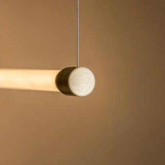 Exceptional Stillux Line 1 suspension lamp with cylindrical form and natural wood circular cap with matte finish