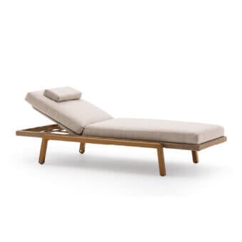 Distinguished Varaschin Gianna lounger with wheels in light beige textile and visible Iroko wood finish