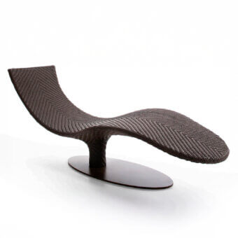 Superior Roberti Rattan Caribe lounger with chocolate Sunloom weaving and polyester powder-coated aluminum frame crafted in Italy