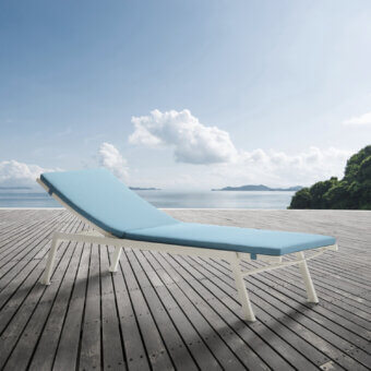 Exceptional Roberti Rattan Playa lounger crafted with powder-coated aluminum and light blue Batyline Imo textile in a crisp white finish