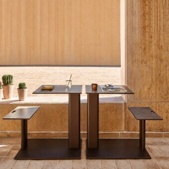 Plinto Sit and Eat Coffee Table