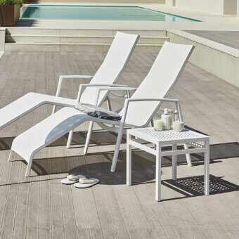 Superior Varaschin Victor side table crafted in Italy with durable metal and matte white finish