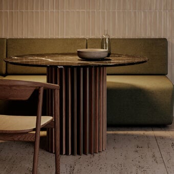 Elegant VENICEM Blade table crafted with polished marble and a Canaletto walnut base featuring brass inserts
