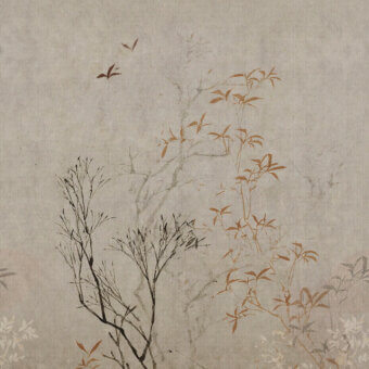 Elegant Wall&Decò Rimmel wallpaper depicts branches, leaves, and birds in muted beige and soft brown bio-vinyl with a refined fabric-effect matte finish