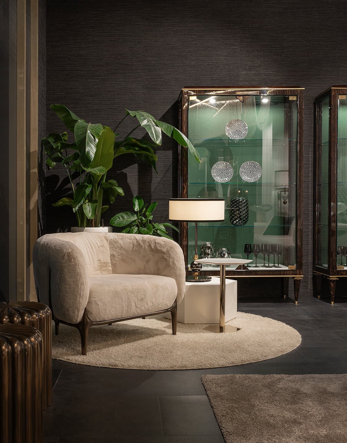 Distinguished Zanaboni B/5410 showcase crafted in exotic palm wood with architectural brass elements and a vibrant green interior finish