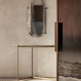 Distinguished Arte Veneziana Ferret console built with burnished brass metal and extra-clear glass with Miage finish