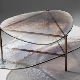 Exceptional Arte Veneziana Medardo coffee table with burnished brass metal and Barbaresco tempered glass layers
